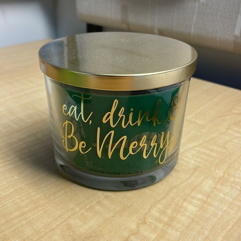 NWOT Christmas candle